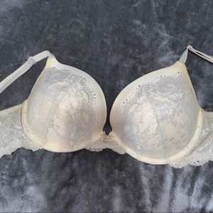 Victoria Secret 34 DD Lace Bra